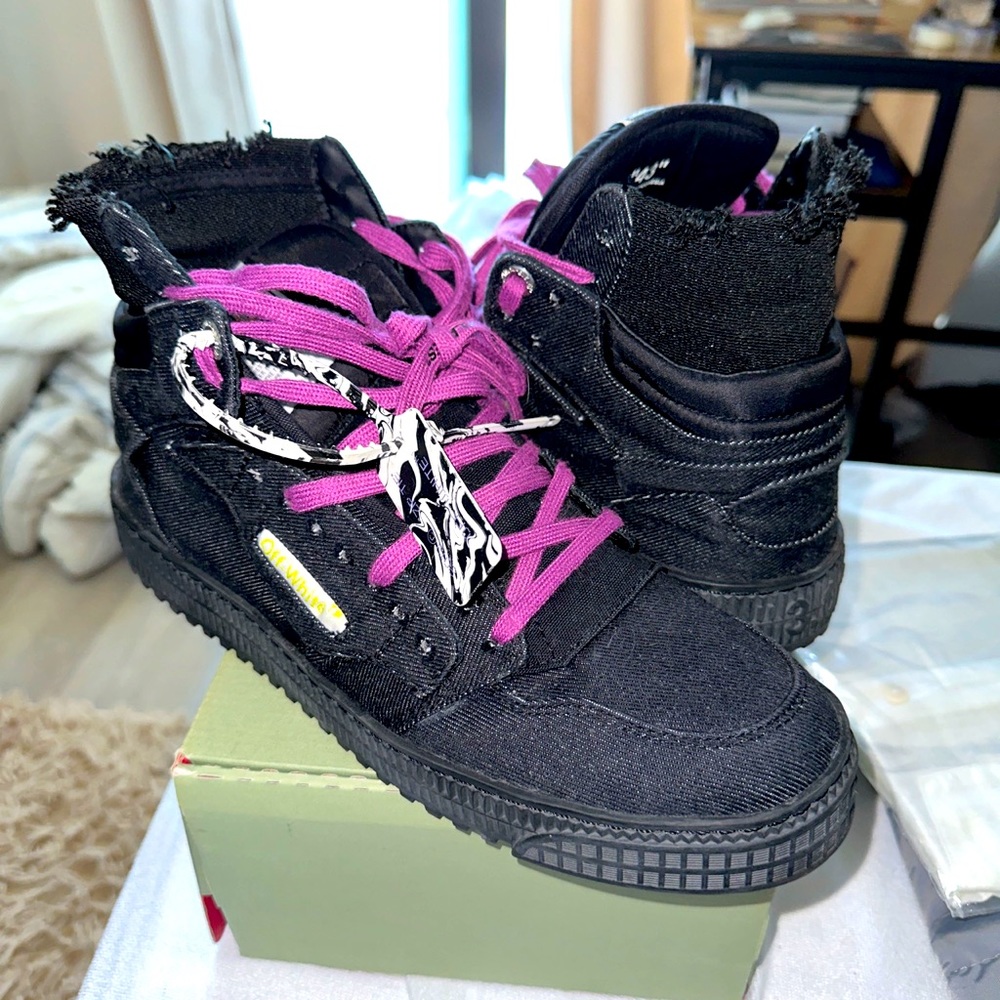 Off-white off court sneakers (never been worn)